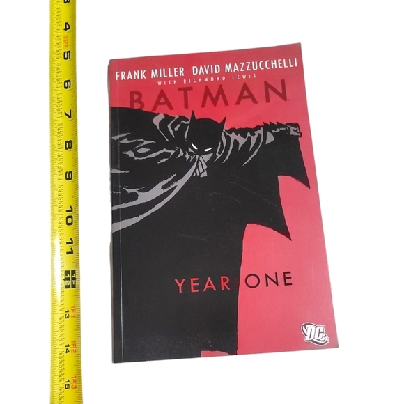 DC Other - DC BATMAN " Year One " By Frank Miller & David Mazzucchelli